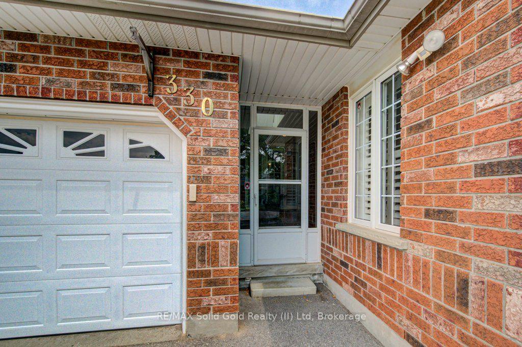 Photo 5 of 330 Lake Louise Boulevard, Waterloo, Conservation Meadows — HOMEH