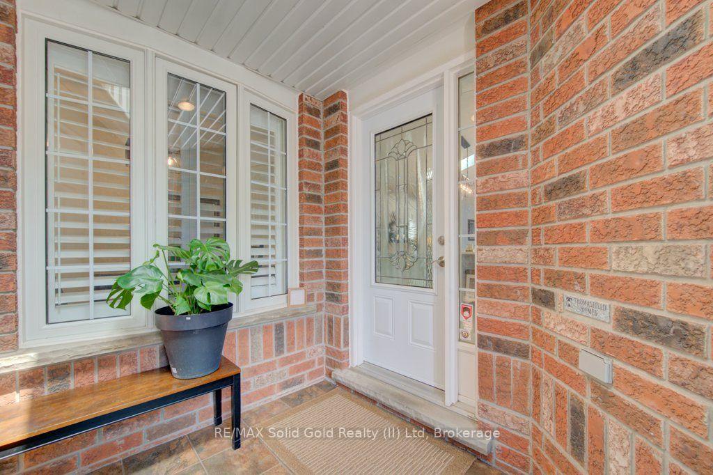 Photo 7 of 330 Lake Louise Boulevard, Waterloo, Conservation Meadows — HOMEH