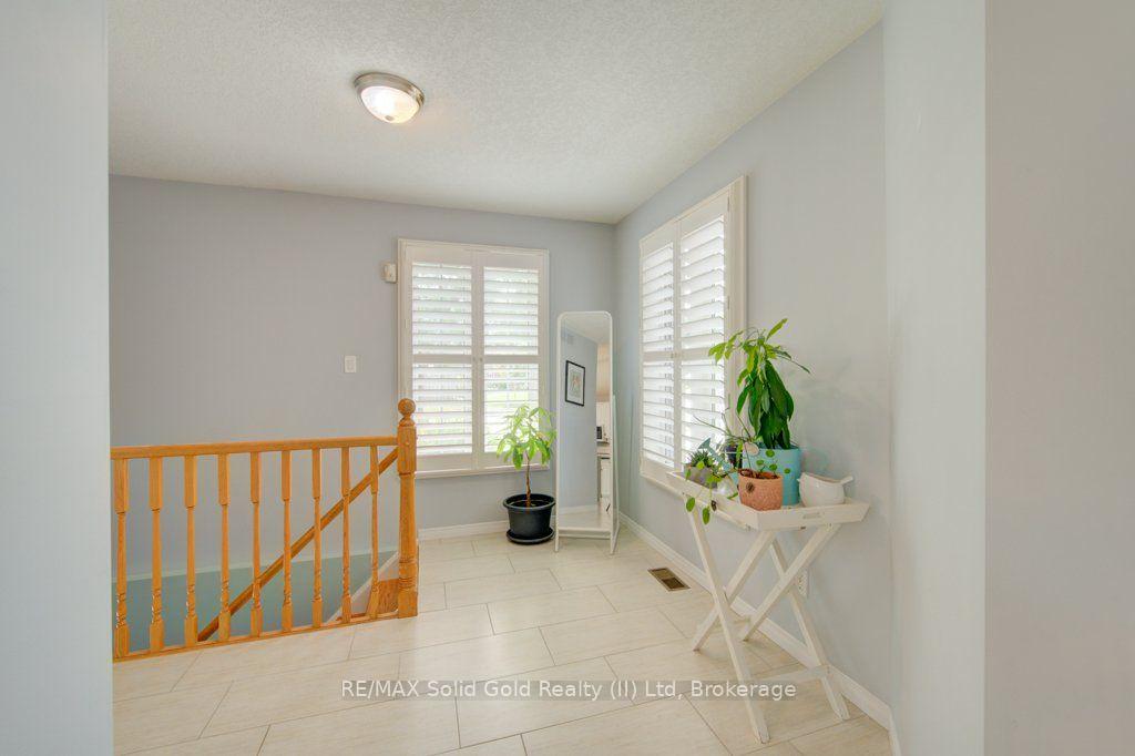 Photo 9 of 330 Lake Louise Boulevard, Waterloo, Conservation Meadows — HOMEH