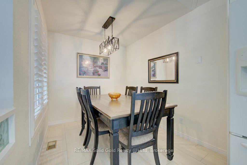 Photo 10 of 330 Lake Louise Boulevard, Waterloo, Conservation Meadows — HOMEH