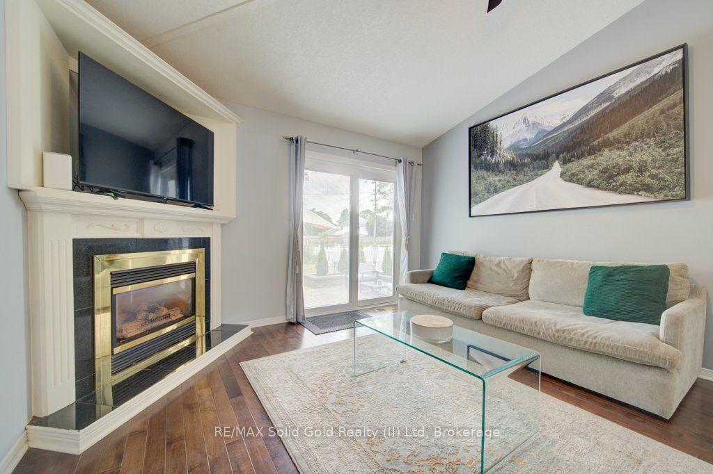 Photo 16 of 330 Lake Louise Boulevard, Waterloo, Conservation Meadows — HOMEH