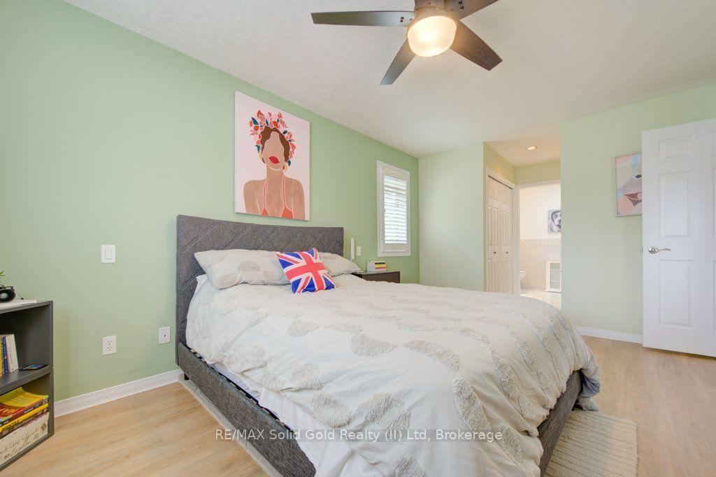 Photo 20 of 330 Lake Louise Boulevard, Waterloo, Conservation Meadows — HOMEH