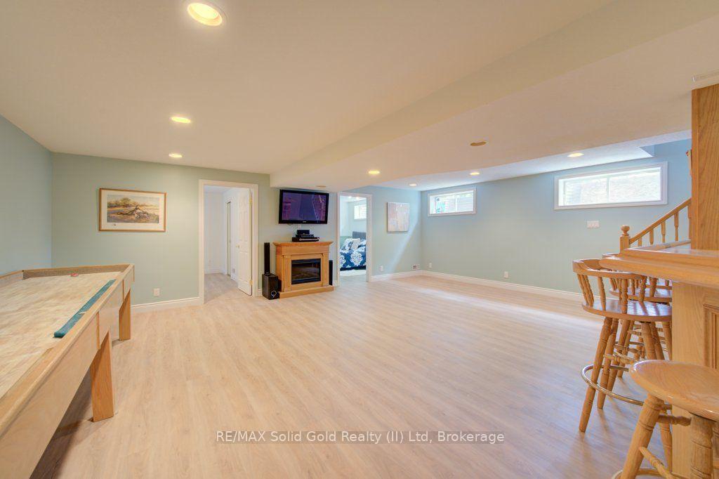 Photo 30 of 330 Lake Louise Boulevard, Waterloo, Conservation Meadows — HOMEH