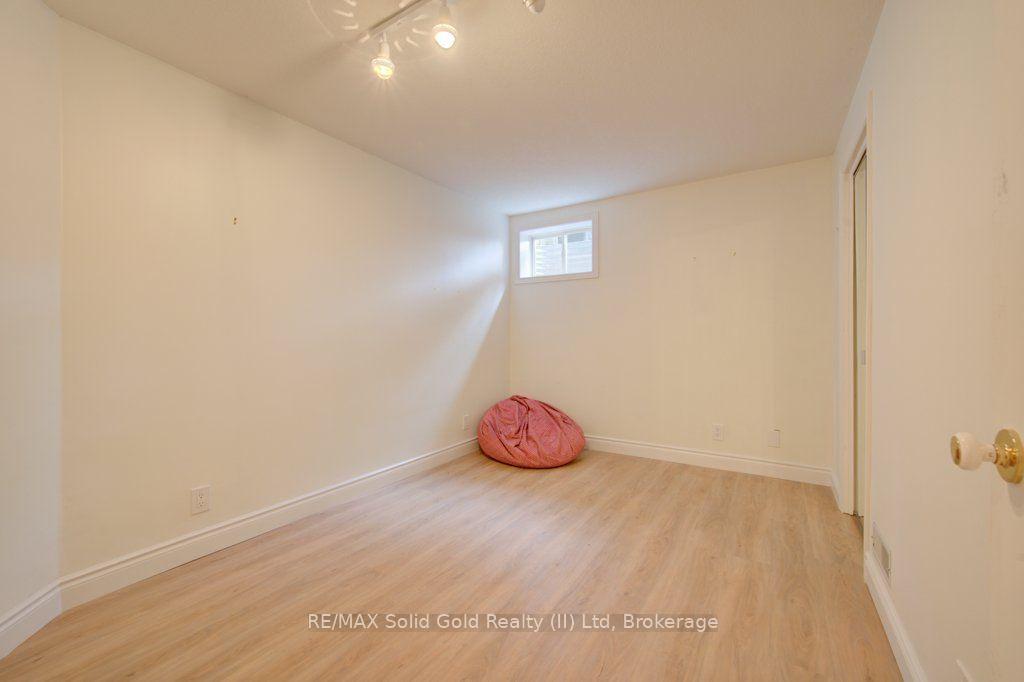 Photo 33 of 330 Lake Louise Boulevard, Waterloo, Conservation Meadows — HOMEH