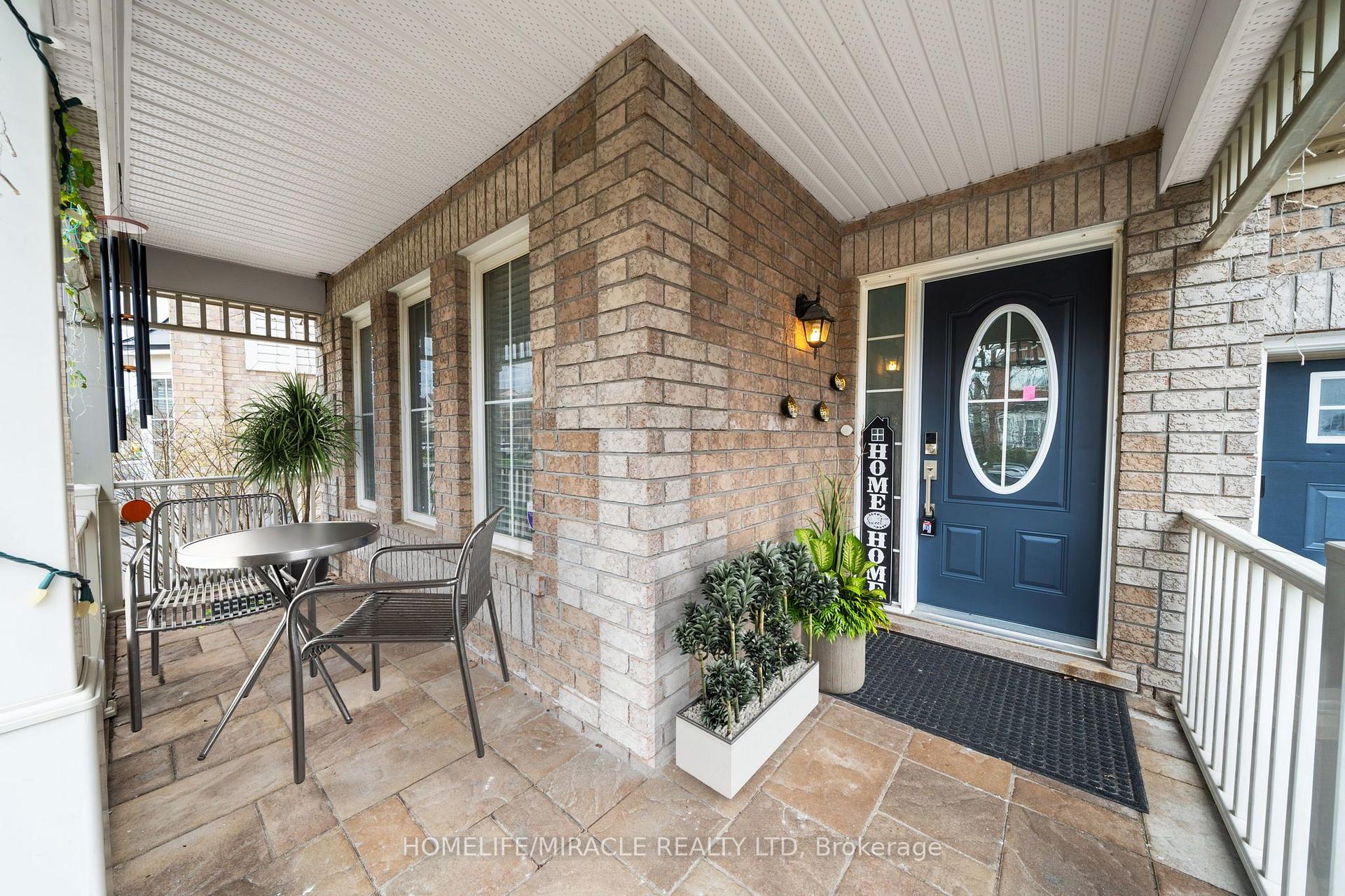 Photo 3 of 151 Baldwin Drive, Cambridge, Silver Heights — HOMEH