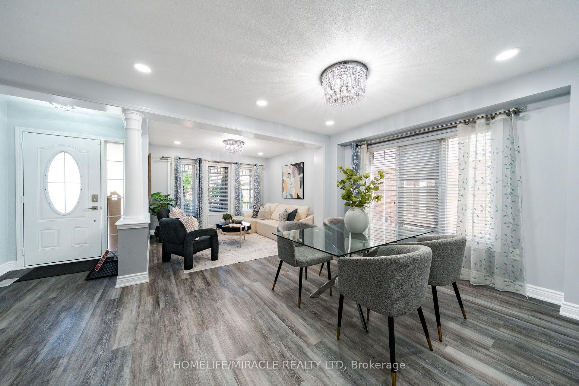 Photo 4 of 151 Baldwin Drive, Cambridge, Silver Heights — HOMEH