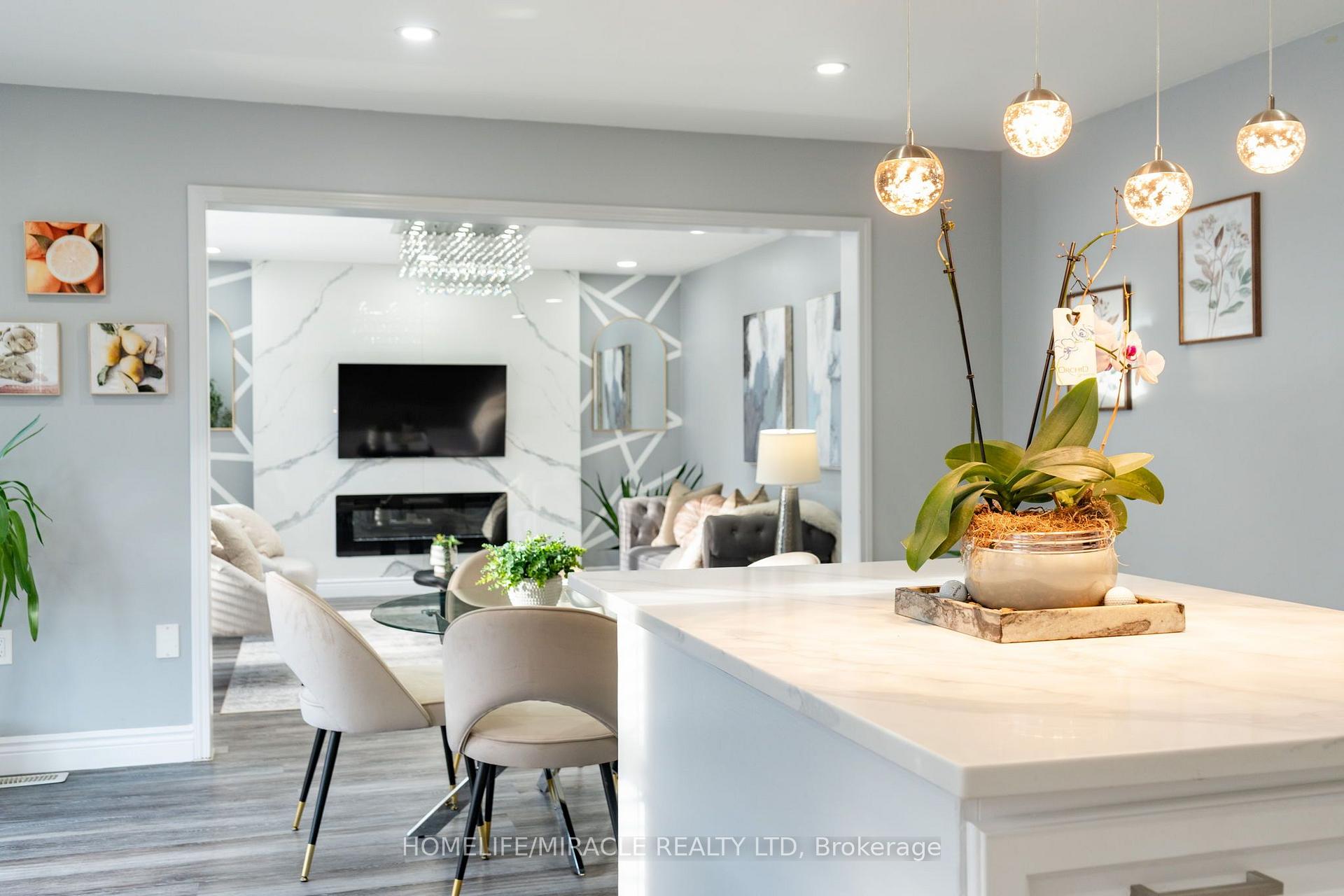 Photo 18 of 151 Baldwin Drive, Cambridge, Silver Heights — HOMEH