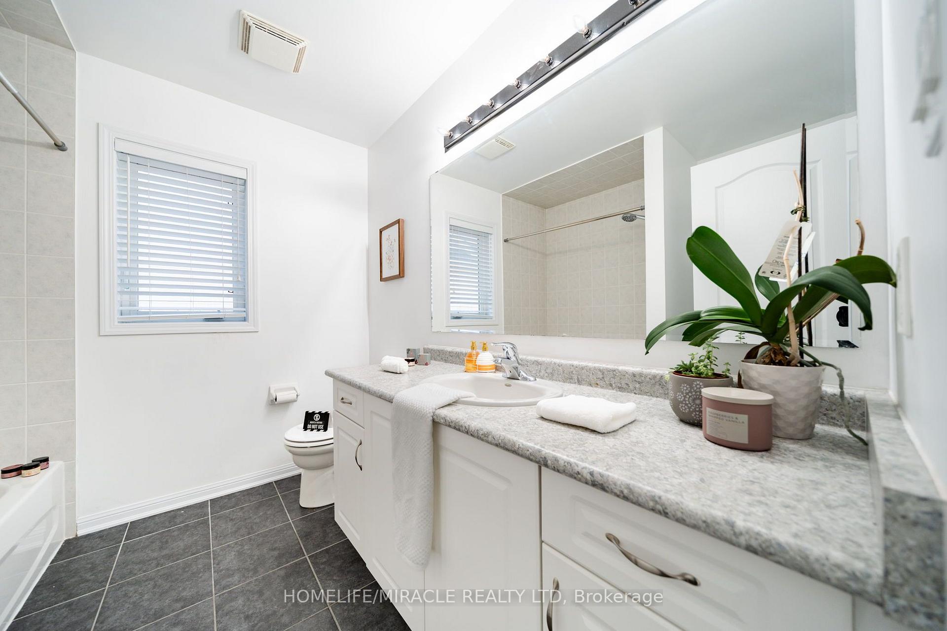Photo 28 of 151 Baldwin Drive, Cambridge, Silver Heights — HOMEH