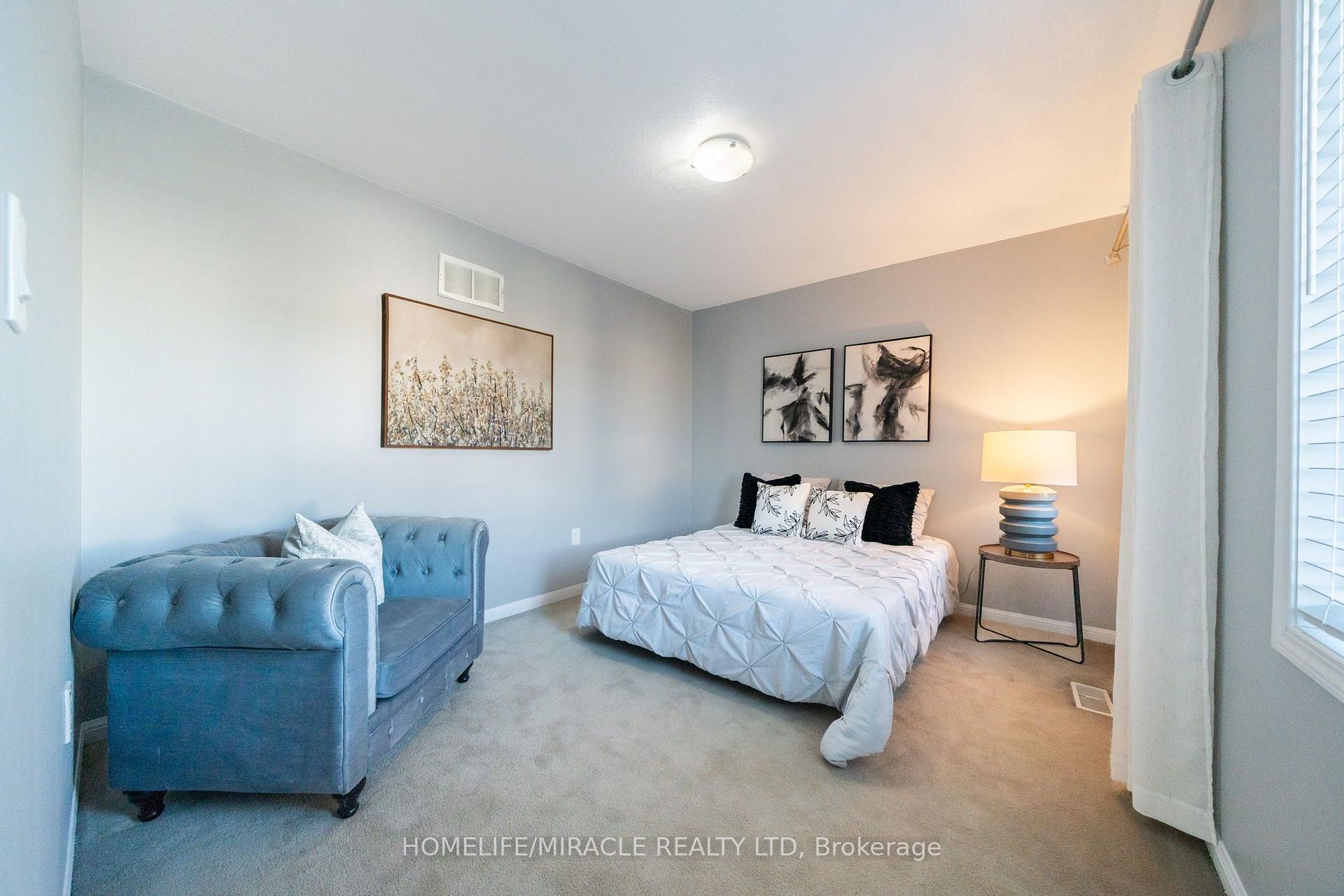 Photo 33 of 151 Baldwin Drive, Cambridge, Silver Heights — HOMEH