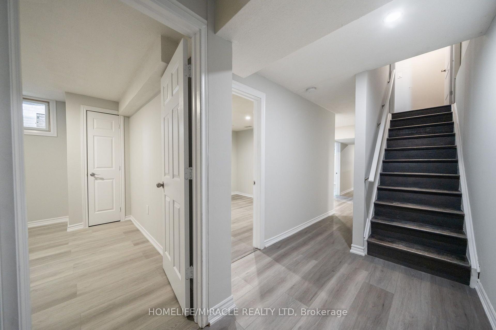 Photo 36 of 151 Baldwin Drive, Cambridge, Silver Heights — HOMEH