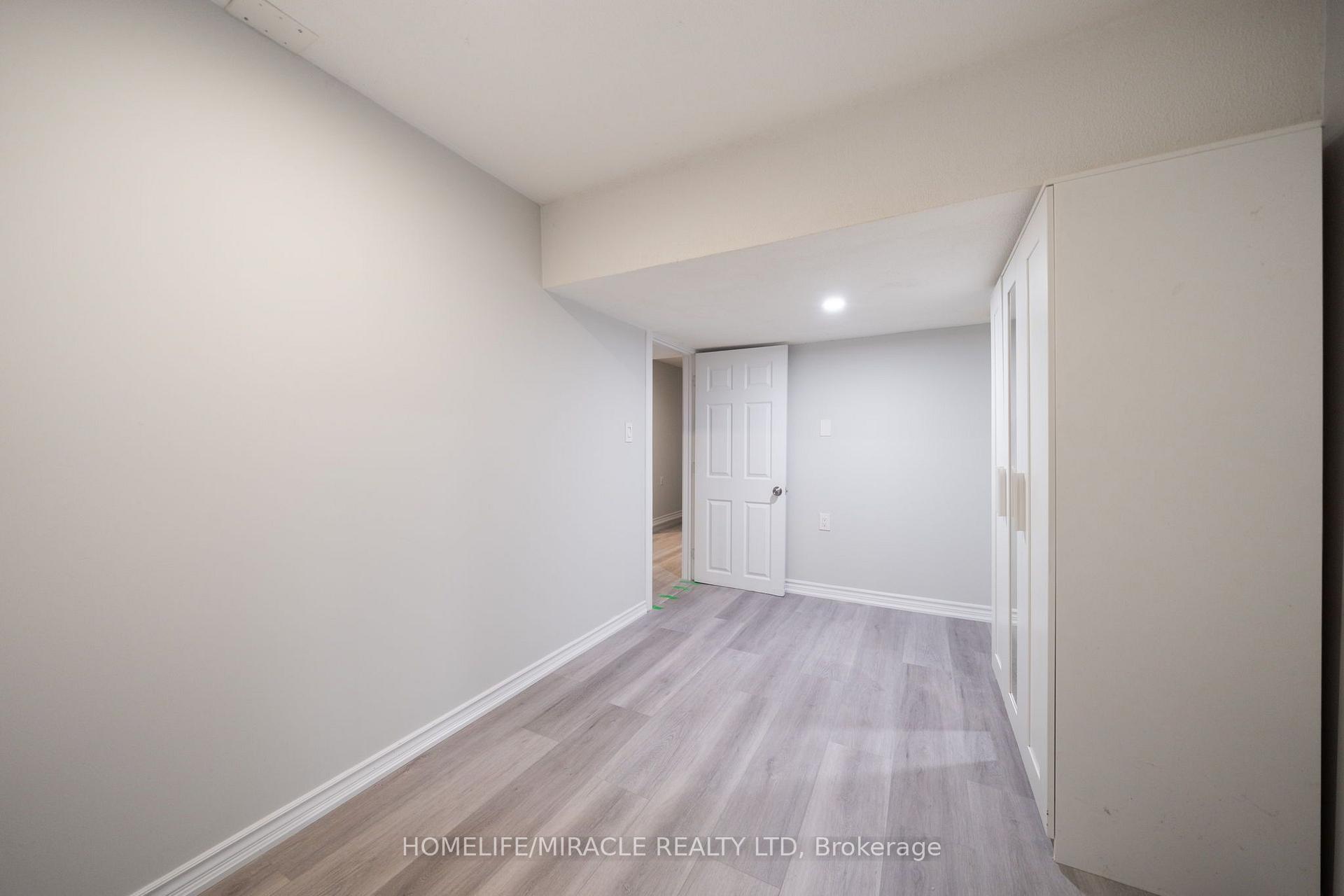 Photo 44 of 151 Baldwin Drive, Cambridge, Silver Heights — HOMEH