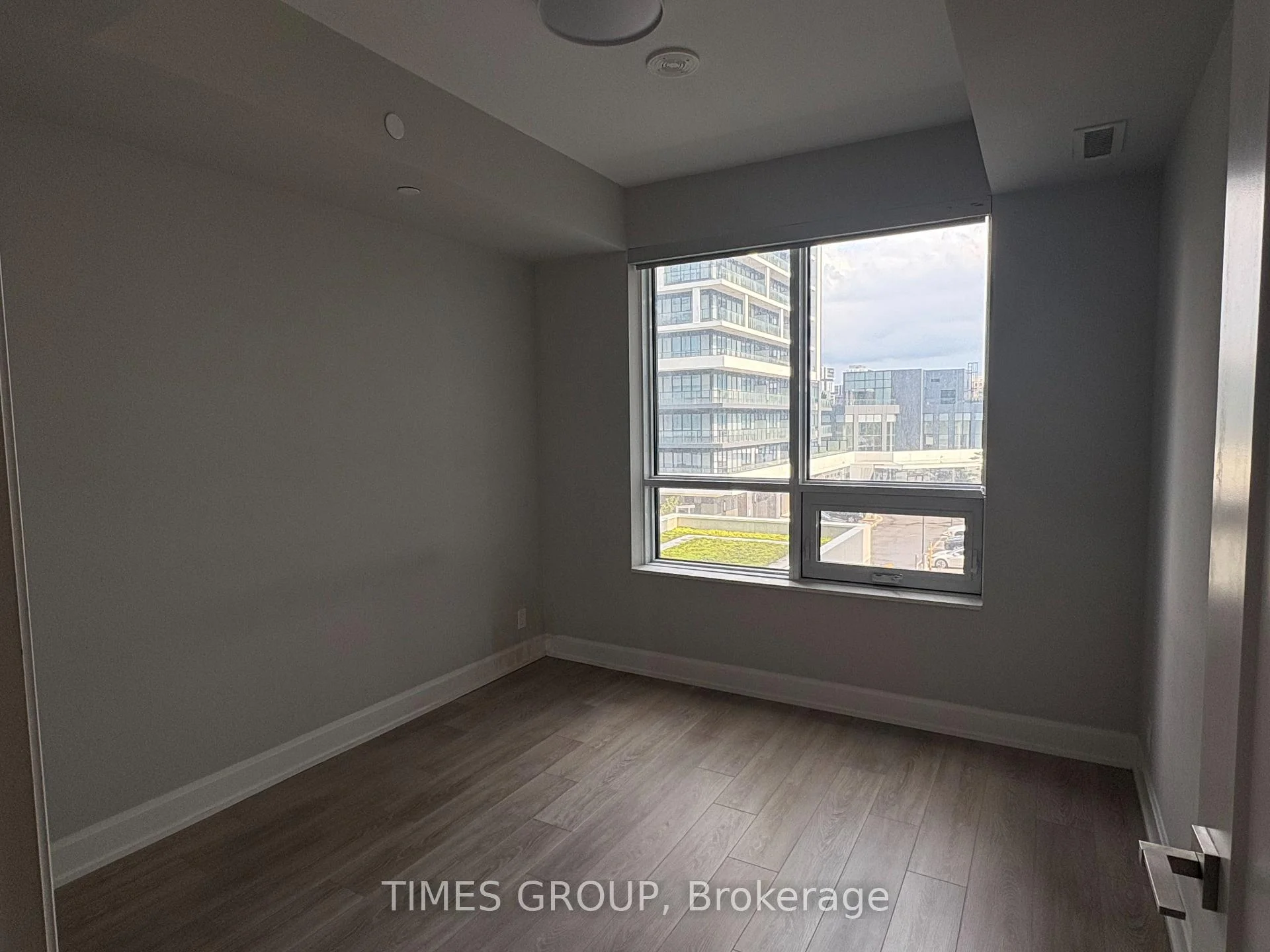 Photo 8 of Unit 329, 38 Water Walk Drive, Markham, Unionville — HOMEH