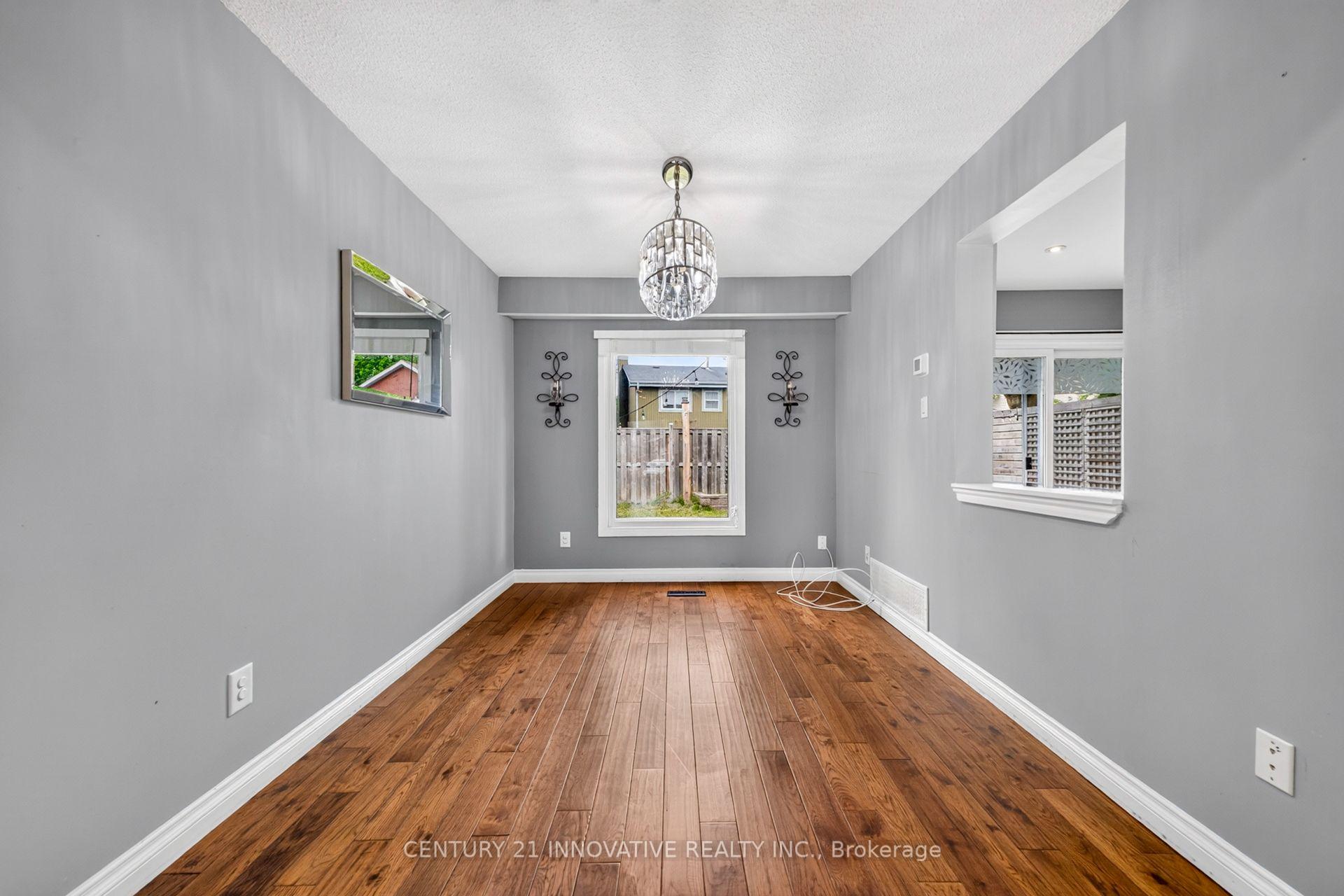 Photo 11 of 154 Fanshawe Drive, Brampton, Heart Lake West — HOMEH