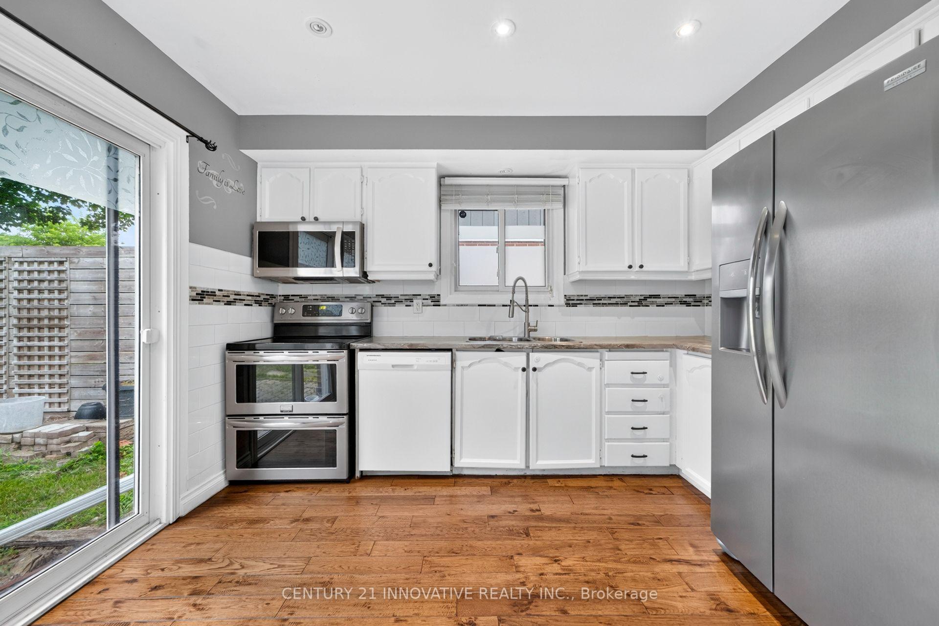 Photo 12 of 154 Fanshawe Drive, Brampton, Heart Lake West — HOMEH