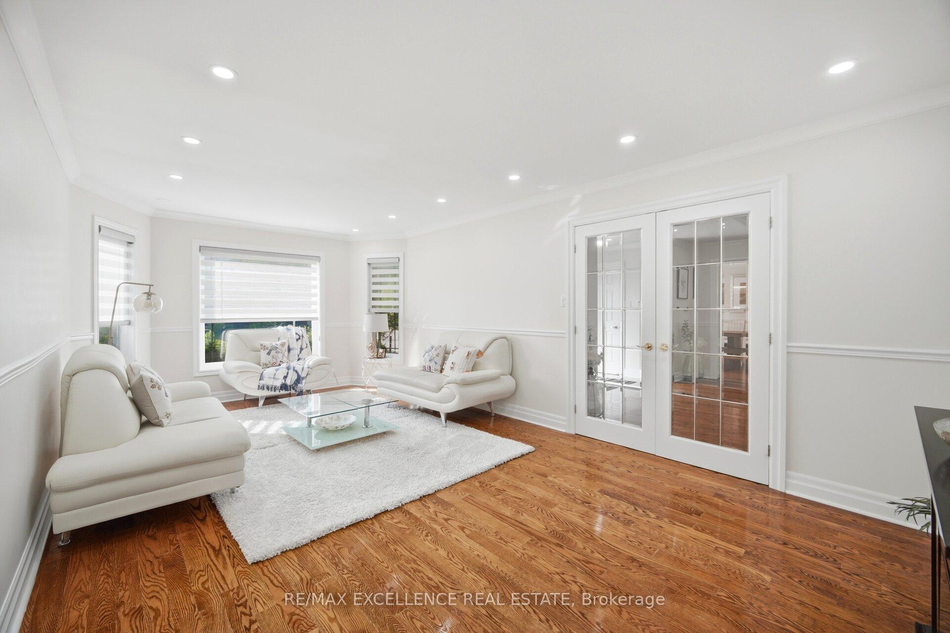 Photo 6 of 28 Ridelle Court, Brampton, Heart Lake West — HOMEH