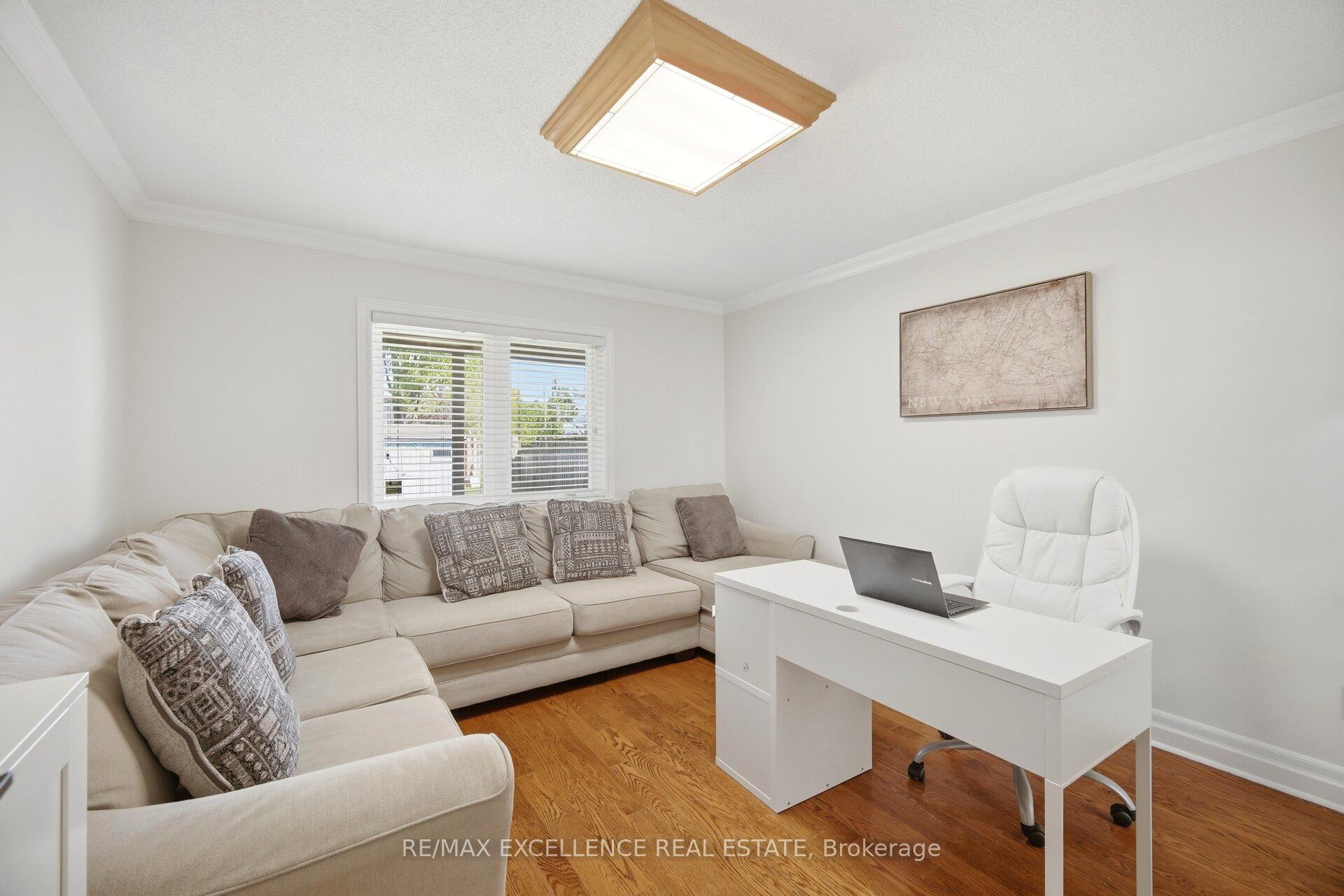 Photo 8 of 28 Ridelle Court, Brampton, Heart Lake West — HOMEH
