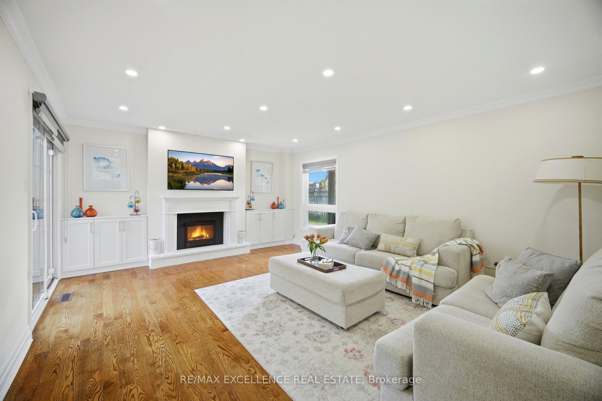 Photo 10 of 28 Ridelle Court, Brampton, Heart Lake West — HOMEH