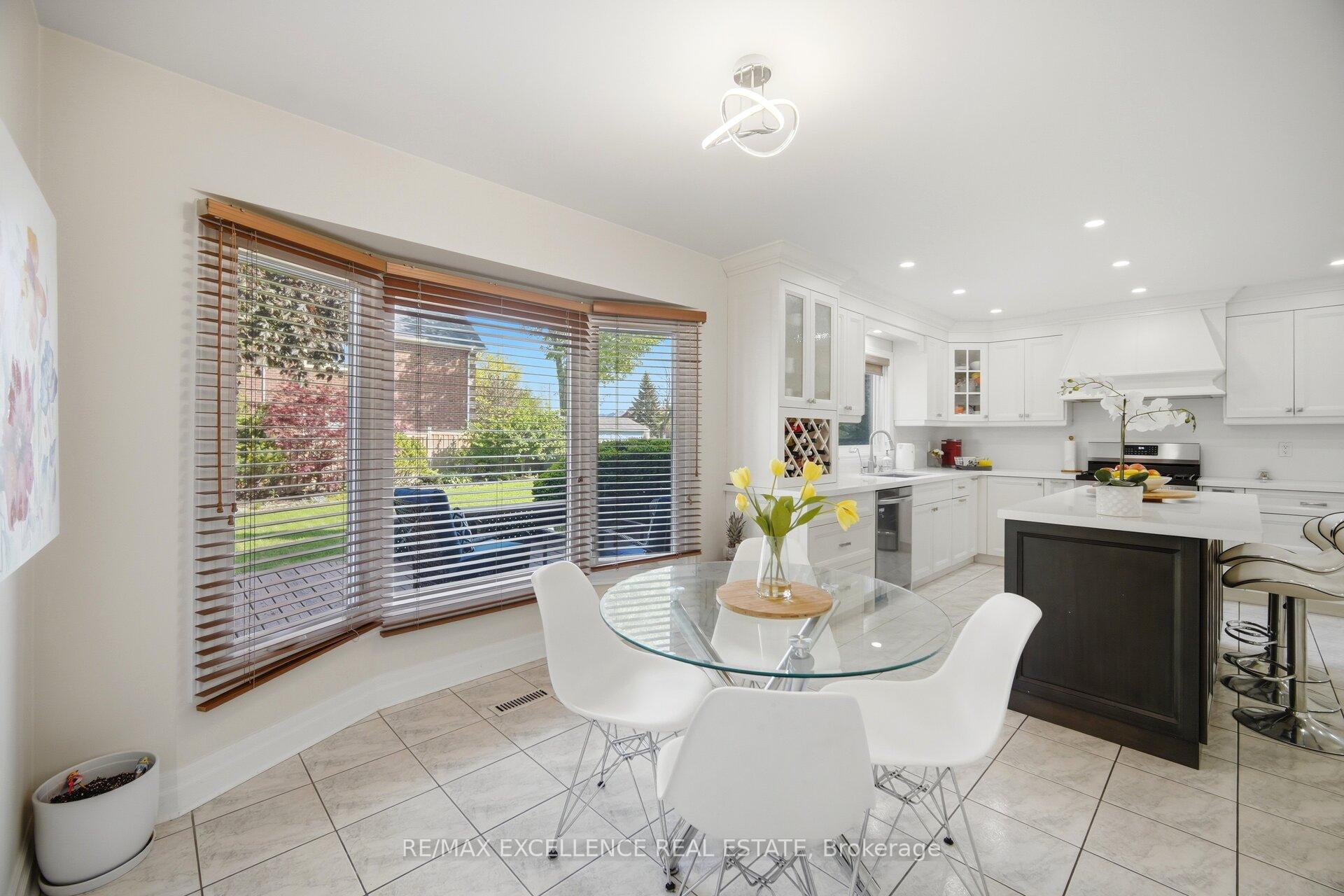Photo 17 of 28 Ridelle Court, Brampton, Heart Lake West — HOMEH