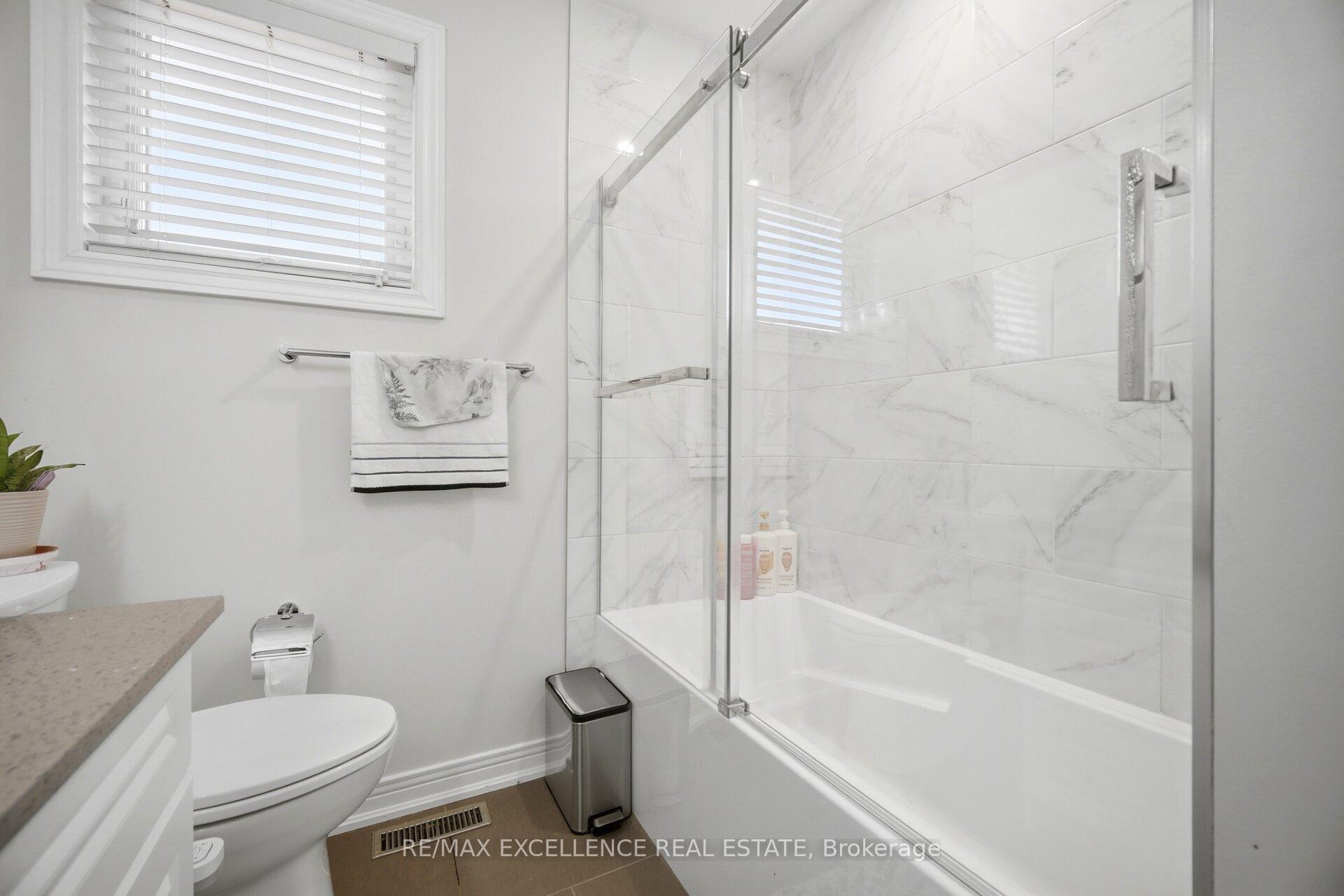 Photo 33 of 28 Ridelle Court, Brampton, Heart Lake West — HOMEH