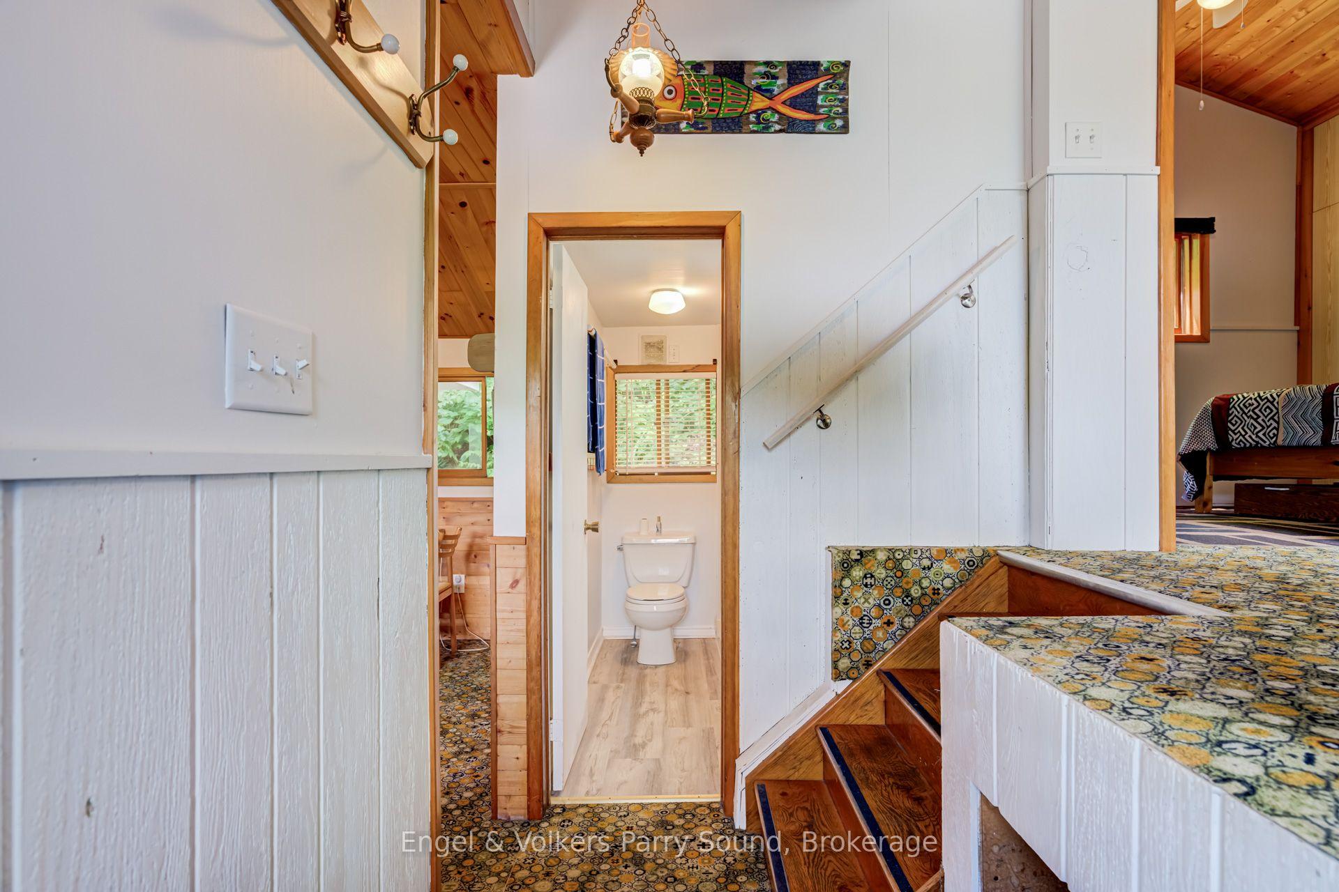 Photo 8 of 27 Lower Lane, Seguin — HOMEH