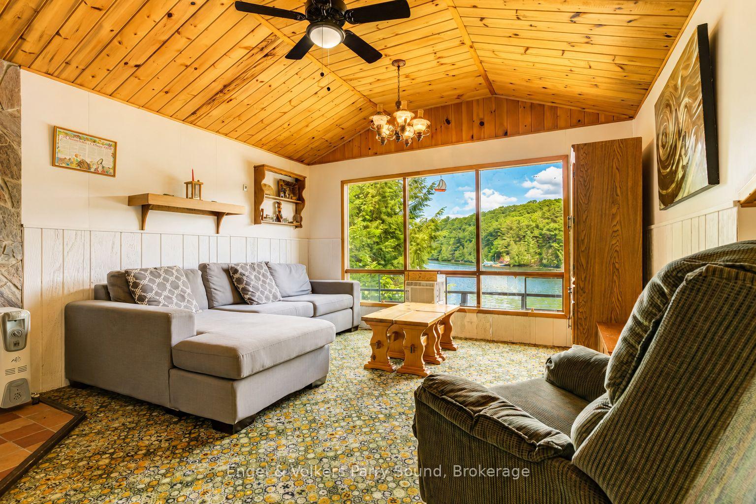Photo 9 of 27 Lower Lane, Seguin — HOMEH