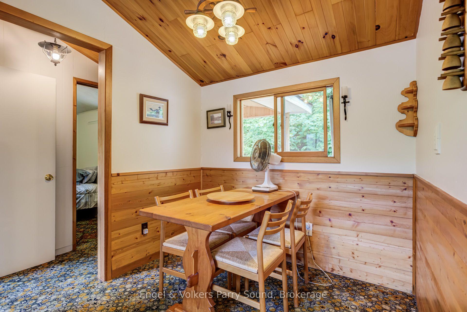 Photo 16 of 27 Lower Lane, Seguin — HOMEH