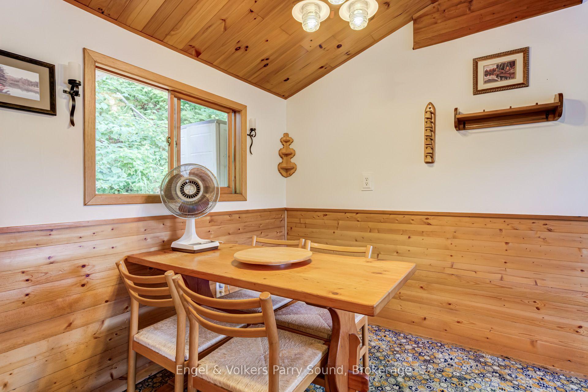 Photo 17 of 27 Lower Lane, Seguin — HOMEH