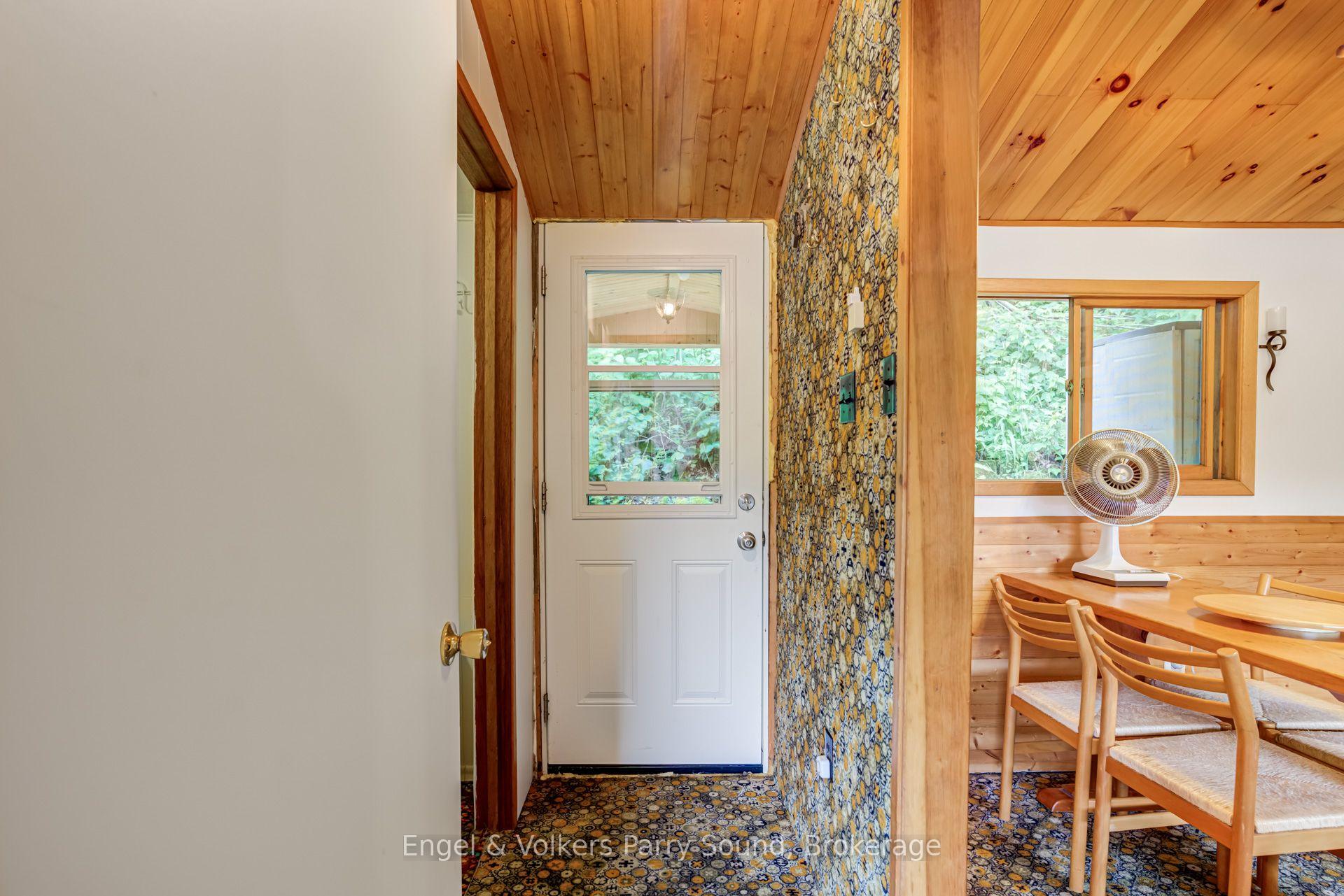 Photo 20 of 27 Lower Lane, Seguin — HOMEH