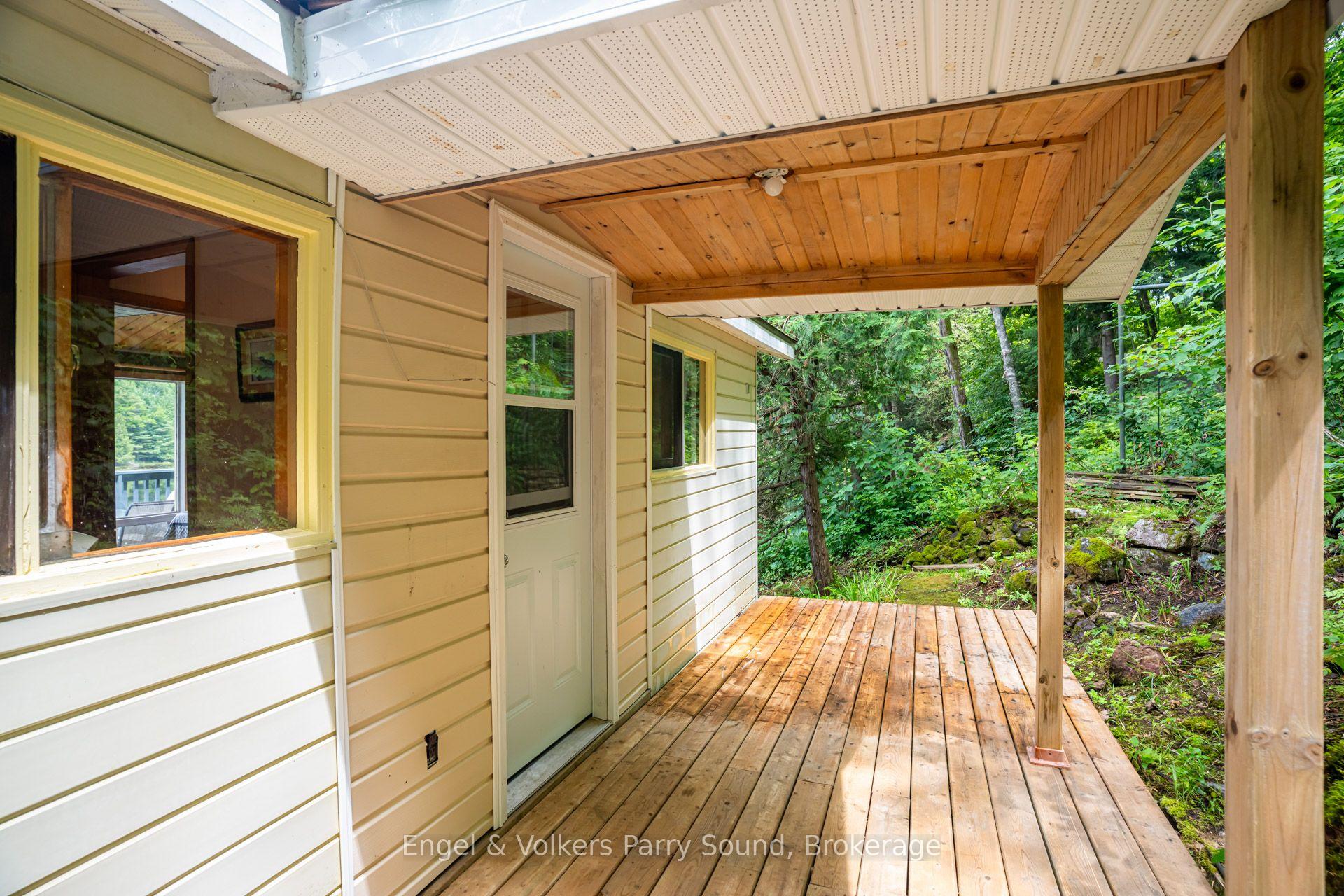 Photo 25 of 27 Lower Lane, Seguin — HOMEH