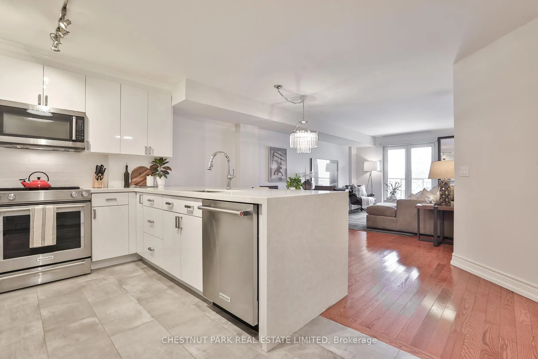 Photo 2 of Unit 716, 1 Balmoral Avenue, Toronto, Yonge-St. Clair — HOMEH