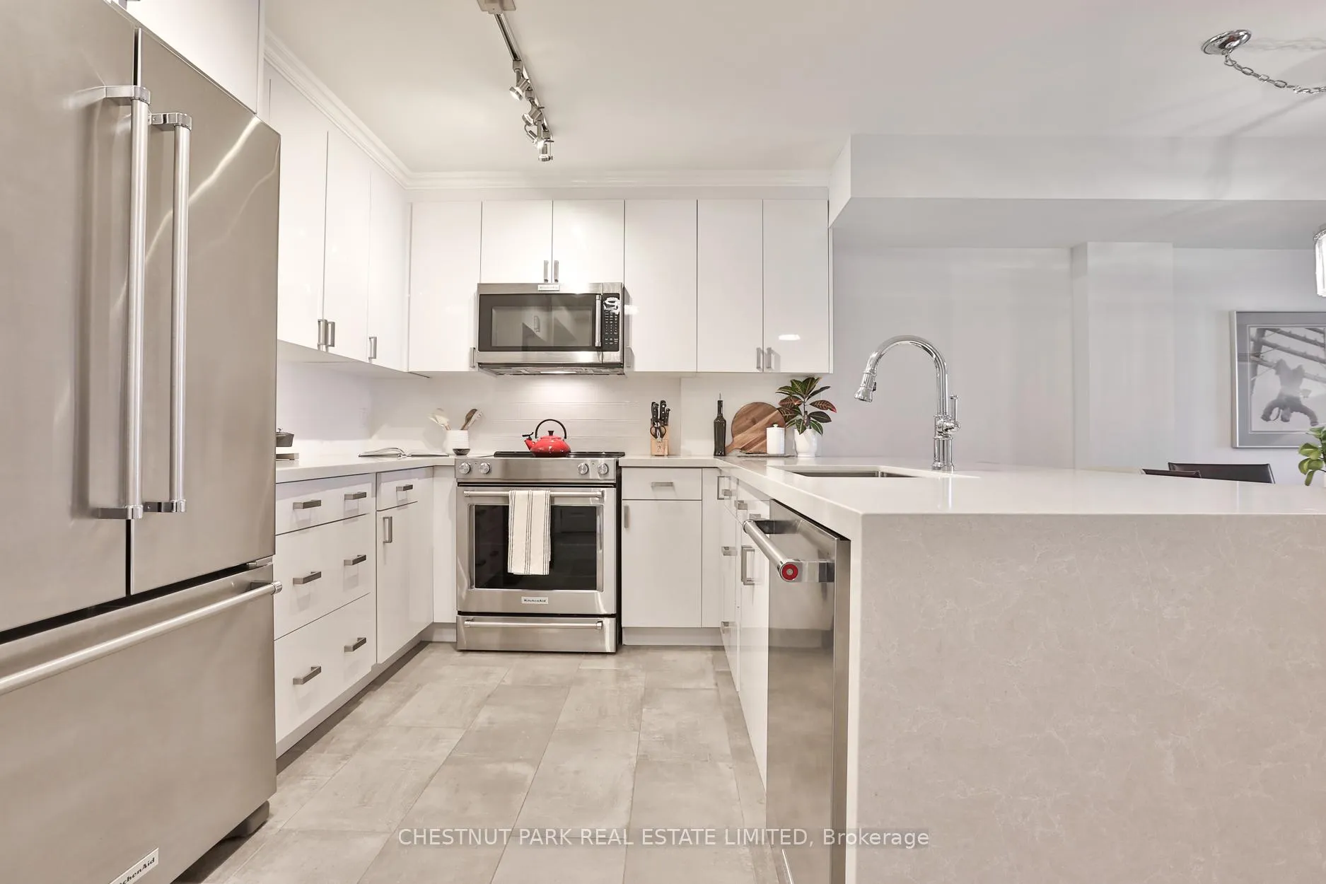 Photo 3 of Unit 716, 1 Balmoral Avenue, Toronto, Yonge-St. Clair — HOMEH