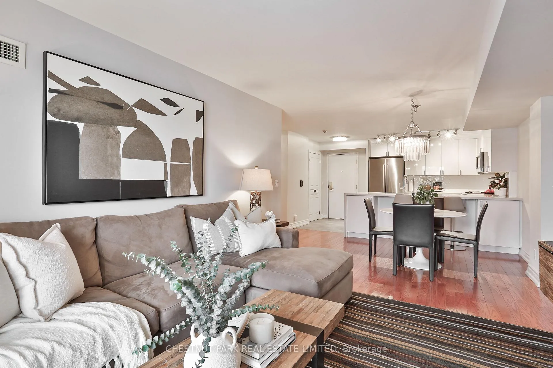 Photo 7 of Unit 716, 1 Balmoral Avenue, Toronto, Yonge-St. Clair — HOMEH