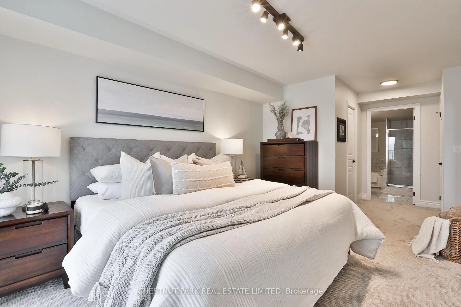 Photo 10 of Unit 716, 1 Balmoral Avenue, Toronto, Yonge-St. Clair — HOMEH
