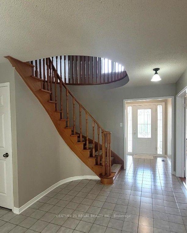 Photo 2 of 41 keffer Circle, Newmarket, Armitage — HOMEH