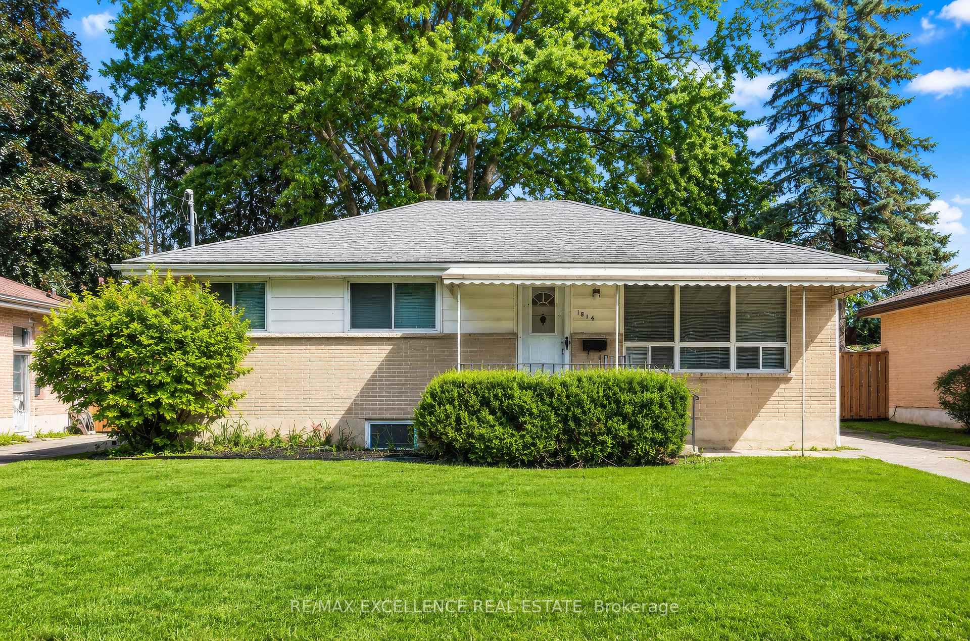 Photo 1 of 1814 Whitehall Drive, London, East H — HOMEH