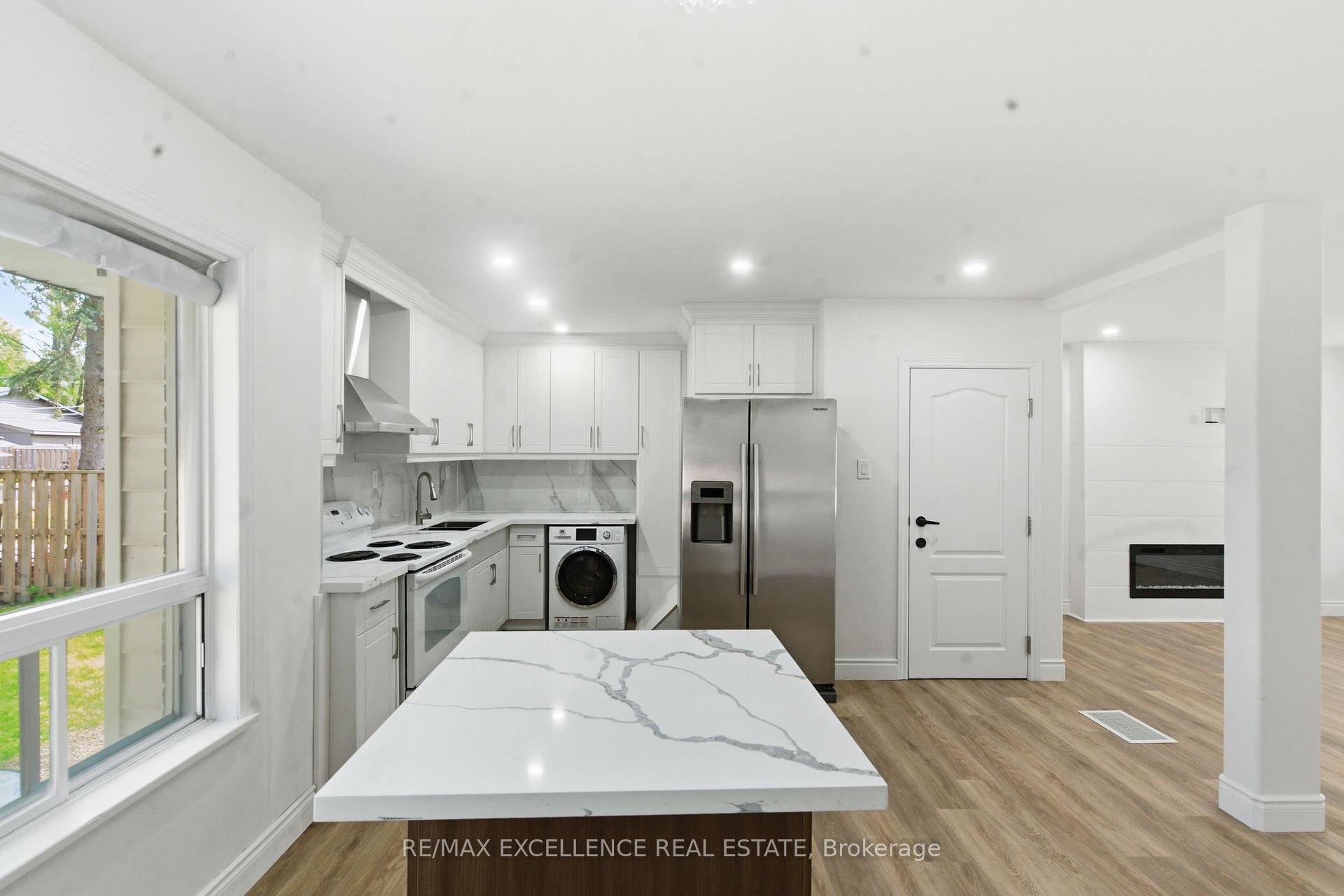 Photo 4 of 1814 Whitehall Drive, London, East H — HOMEH