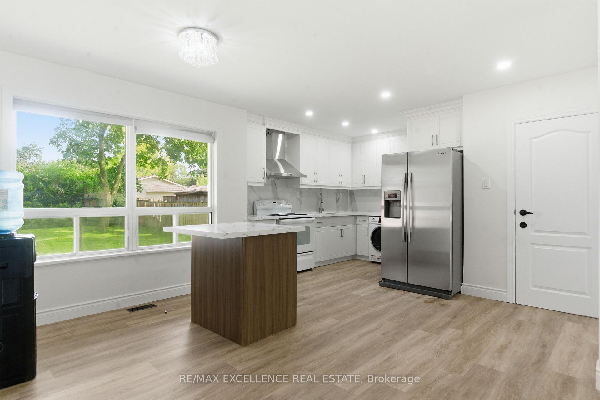 Photo 7 of 1814 Whitehall Drive, London, East H — HOMEH