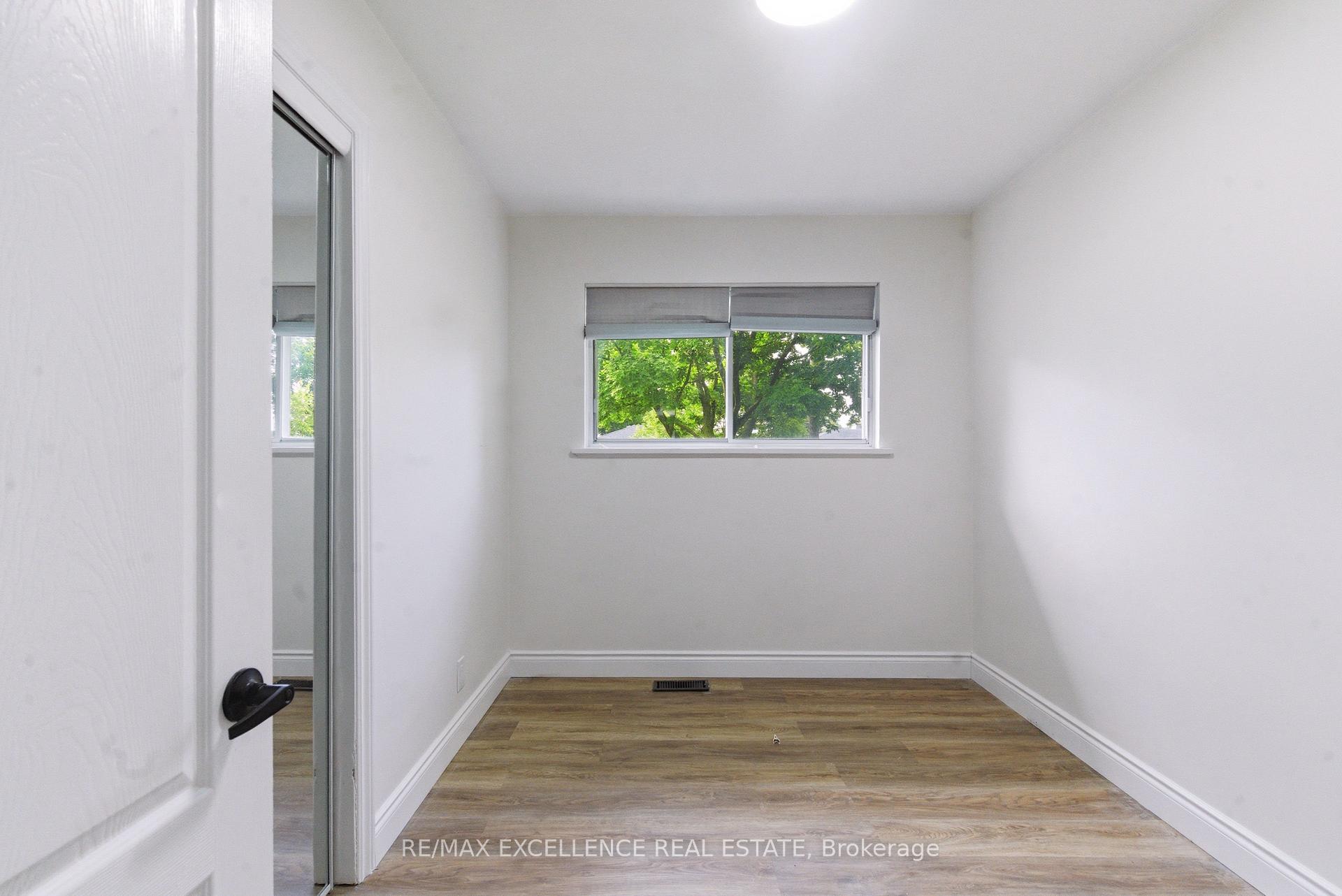 Photo 15 of 1814 Whitehall Drive, London, East H — HOMEH