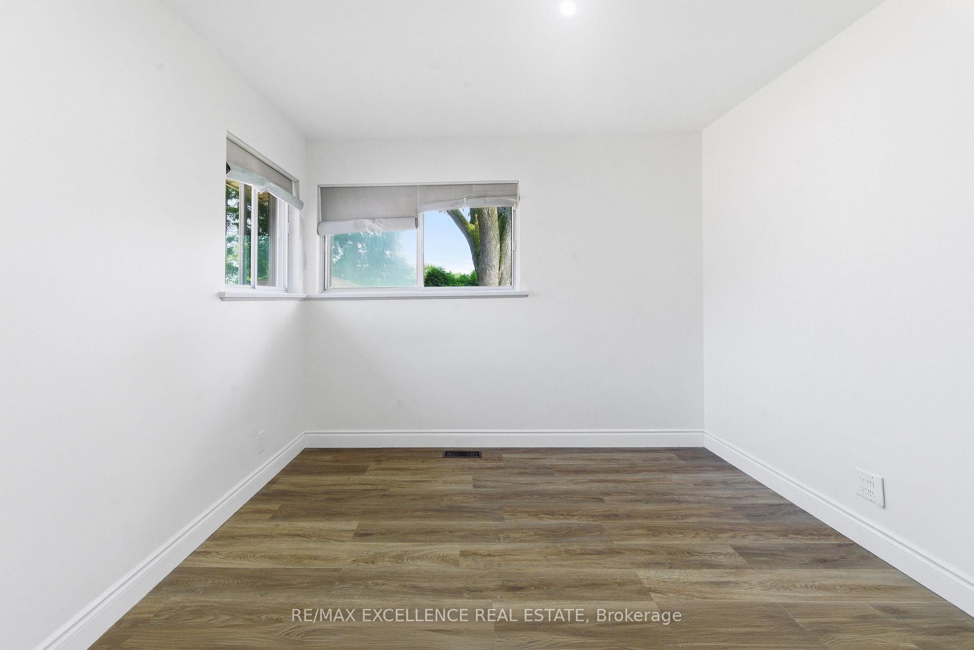 Photo 18 of 1814 Whitehall Drive, London, East H — HOMEH
