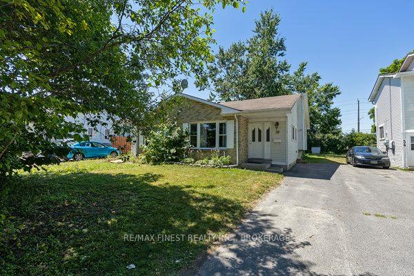 Photo 2 of 30 Woodstone Crescent, Kingston, Central City West — HOMEH
