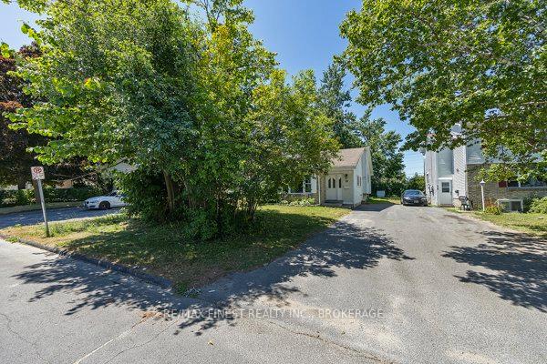 Photo 3 of 30 Woodstone Crescent, Kingston, Central City West — HOMEH