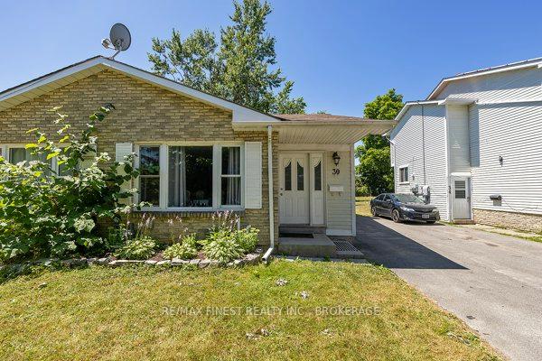 Photo 4 of 30 Woodstone Crescent, Kingston, Central City West — HOMEH