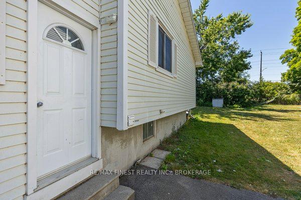 Photo 6 of 30 Woodstone Crescent, Kingston, Central City West — HOMEH