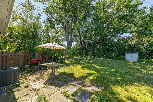Photo 8 of 30 Woodstone Crescent, Kingston, Central City West — HOMEH