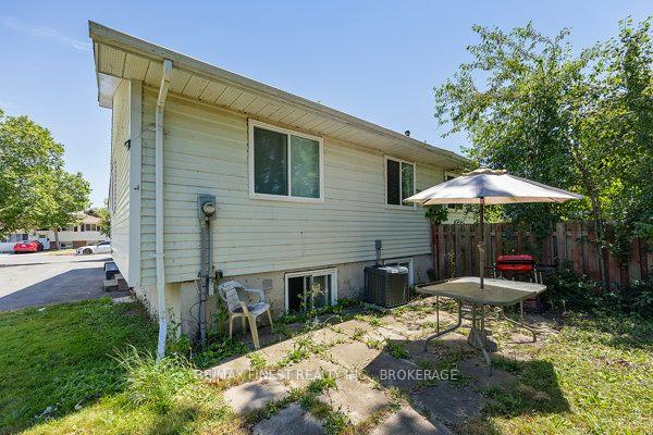 Photo 13 of 30 Woodstone Crescent, Kingston, Central City West — HOMEH