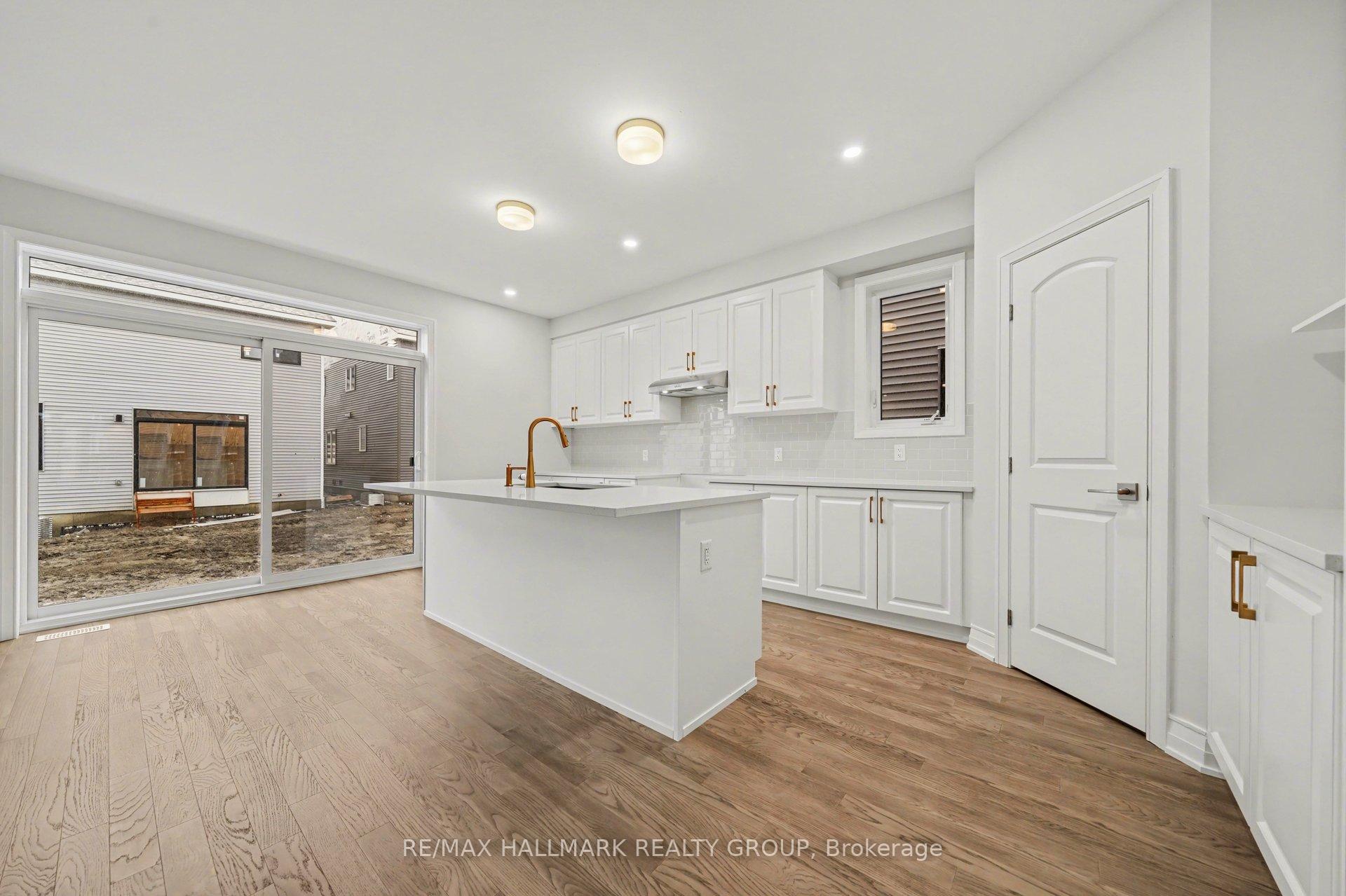 Photo 8 of 122 Viburnum Terrace, Ottawa, Goulbourn Twp From Franktown Rd/South To Rideau — HOMEH