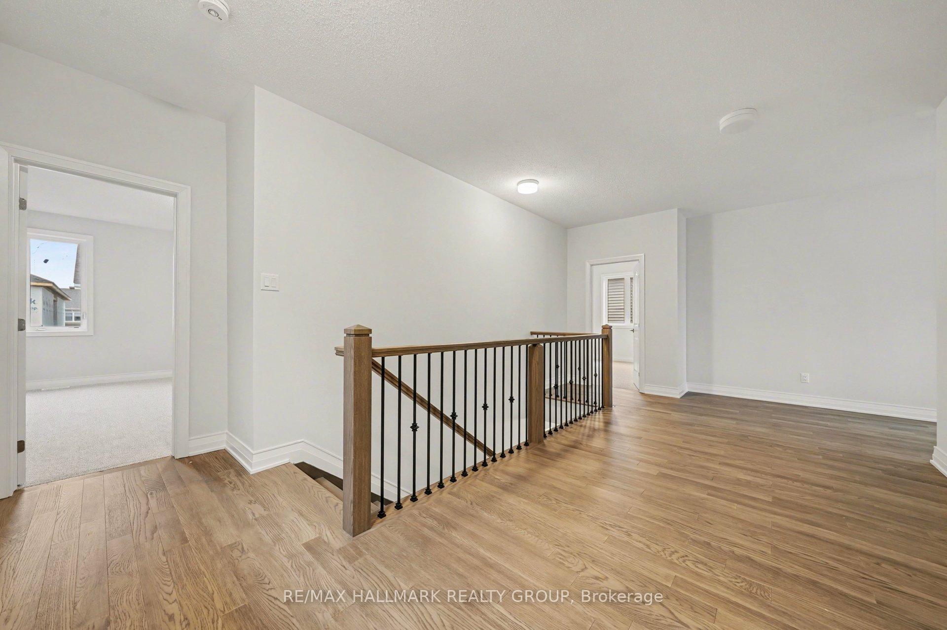 Photo 15 of 122 Viburnum Terrace, Ottawa, Goulbourn Twp From Franktown Rd/South To Rideau — HOMEH