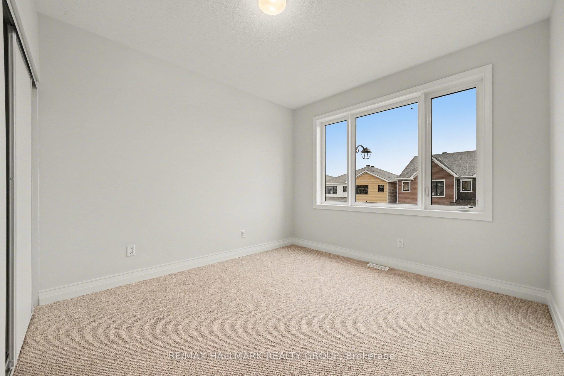Photo 18 of 122 Viburnum Terrace, Ottawa, Goulbourn Twp From Franktown Rd/South To Rideau — HOMEH