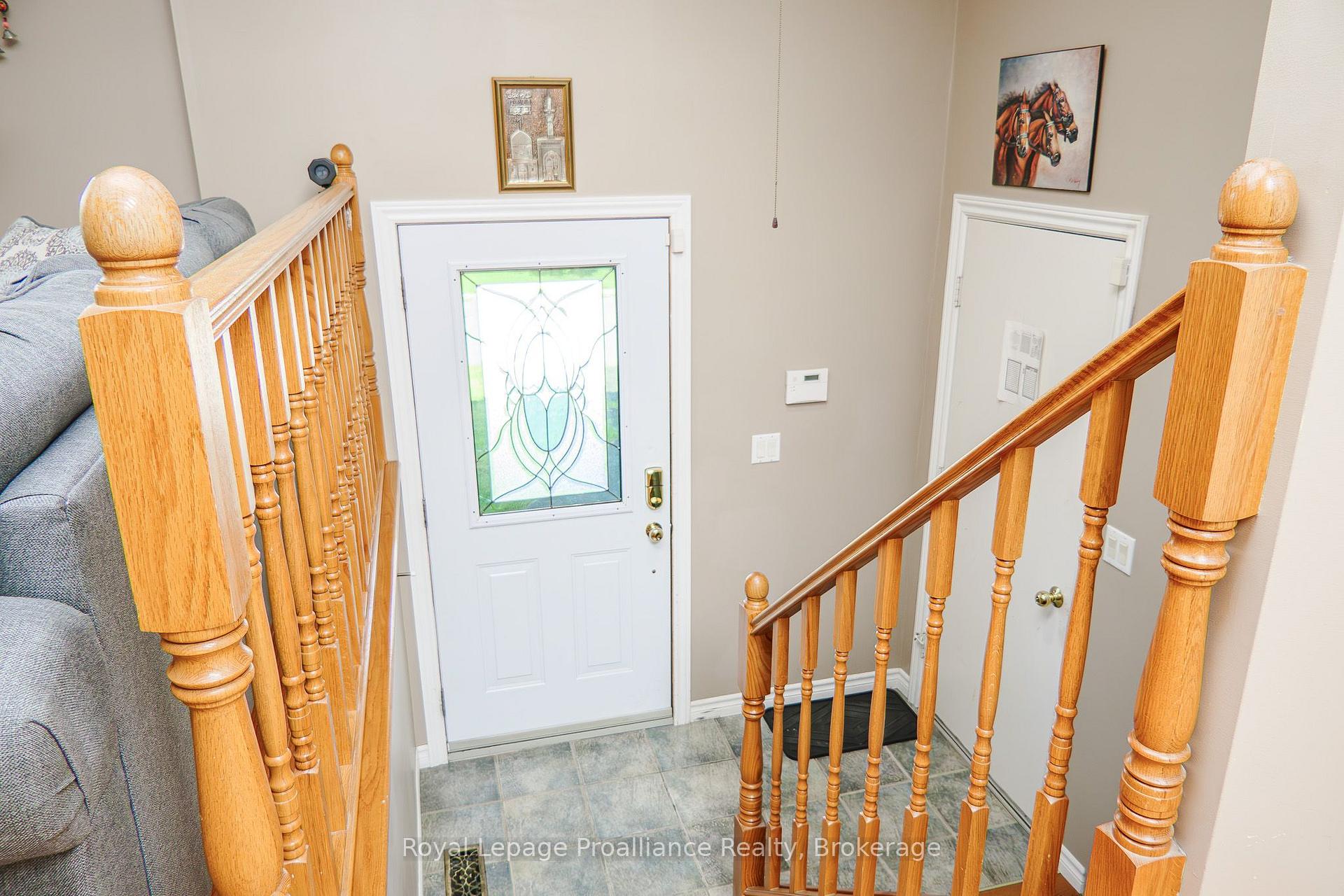 Photo 4 of 44 Ireland Drive, Quinte West, Trenton Ward — HOMEH