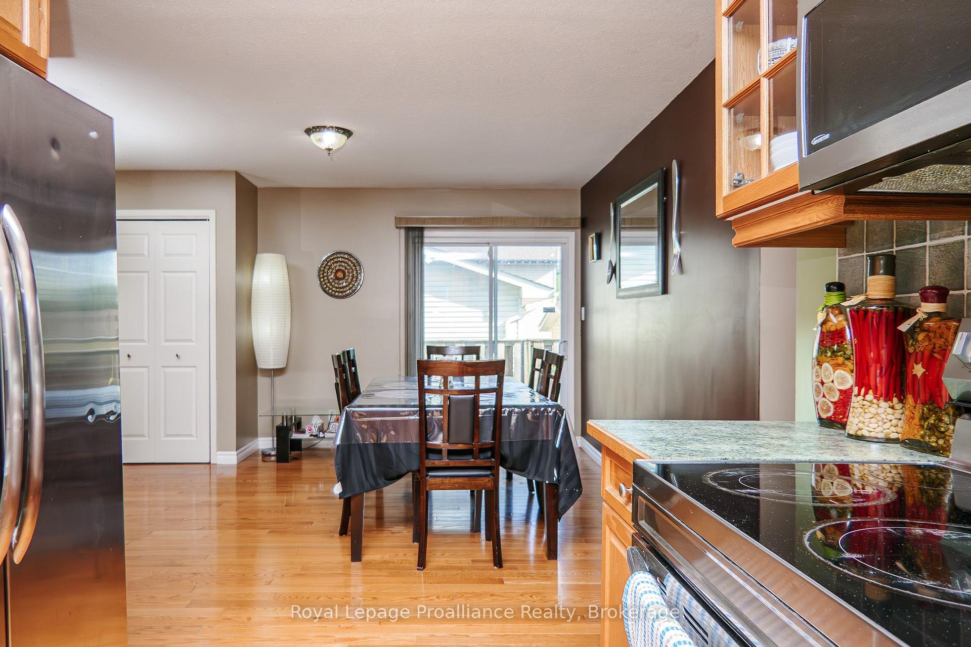 Photo 8 of 44 Ireland Drive, Quinte West, Trenton Ward — HOMEH